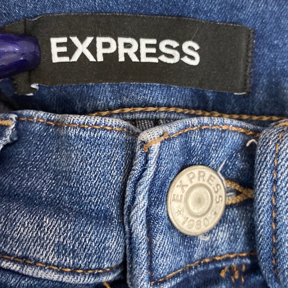 ✨Express Mid Rise Jeans✨ - Picture 2 of 3